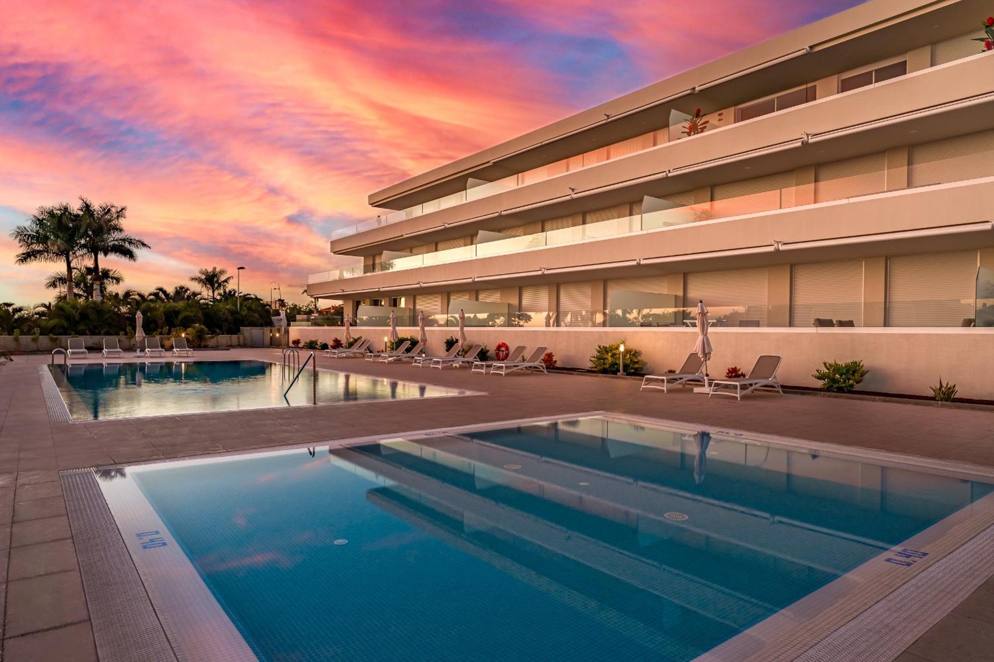 Modern New Apartment Las Terrazas De Costa Adeje. Heated Pool, Big Terrace And Private Parking Kültér fotó