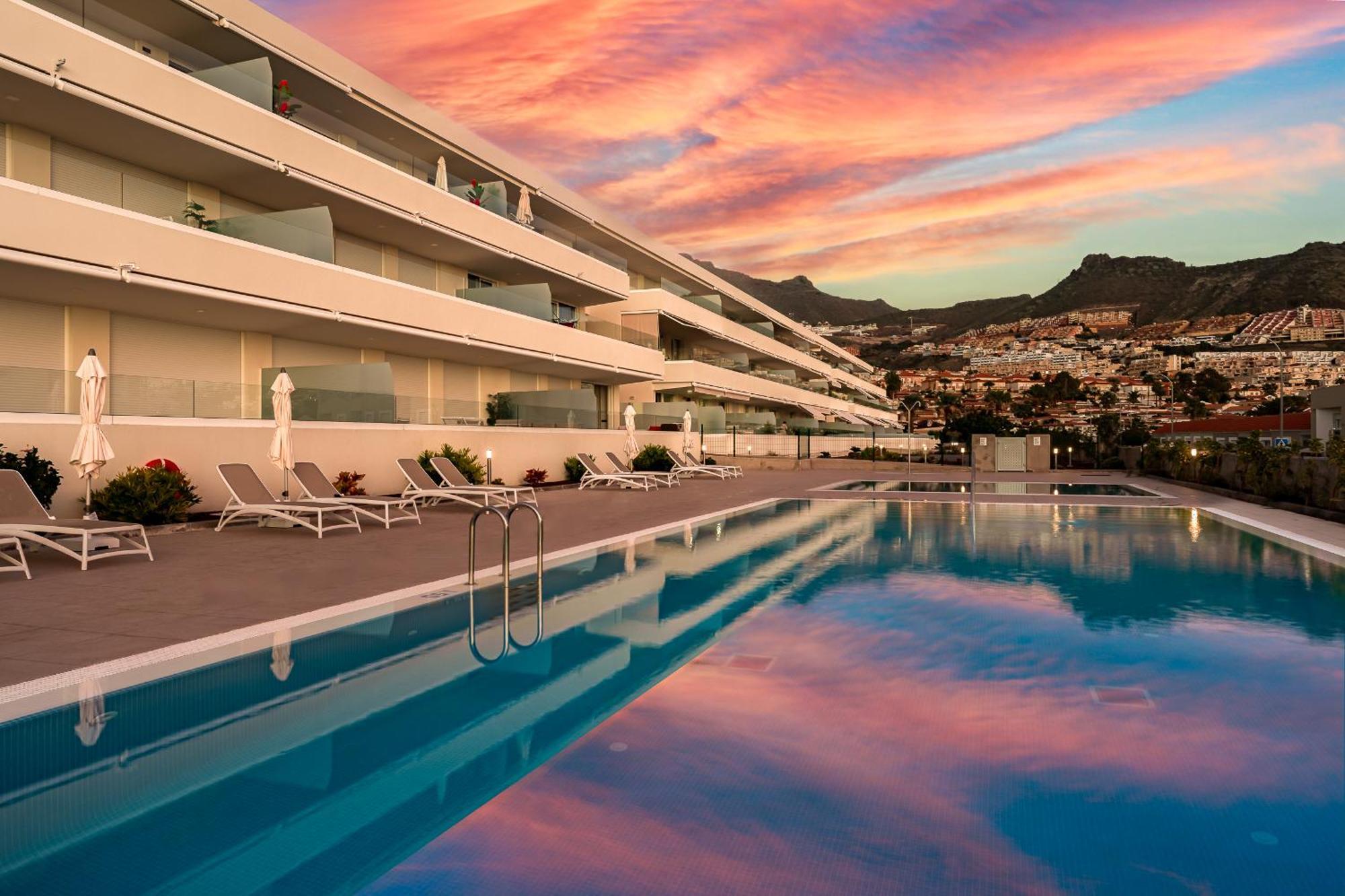 Modern New Apartment Las Terrazas De Costa Adeje. Heated Pool, Big Terrace And Private Parking Kültér fotó